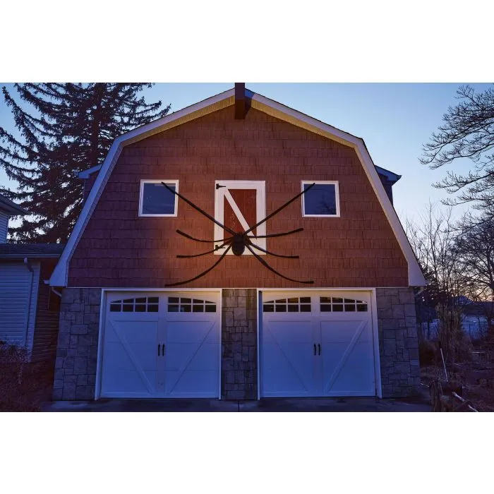 15' Gigantic Climbing Spider