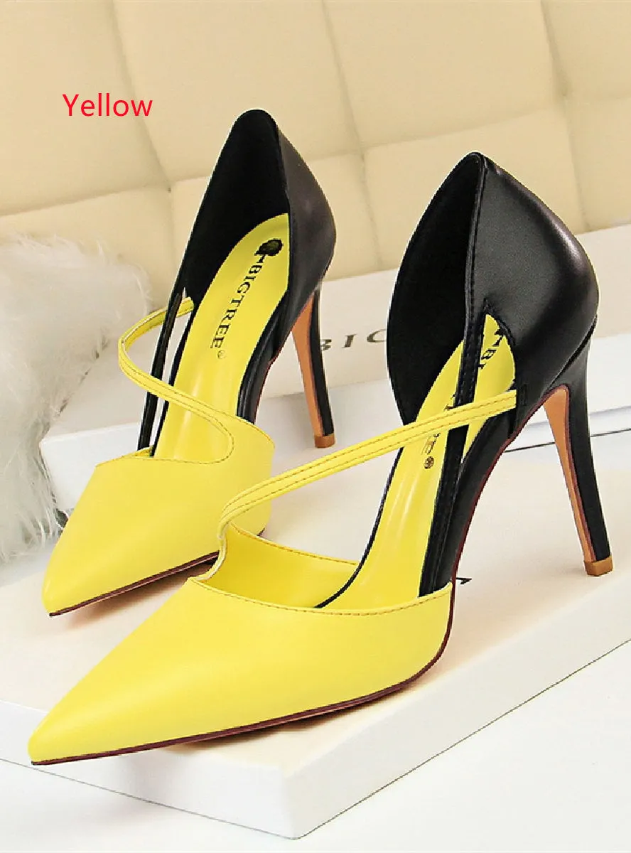 Color Matching Hollow Pointed Shoes