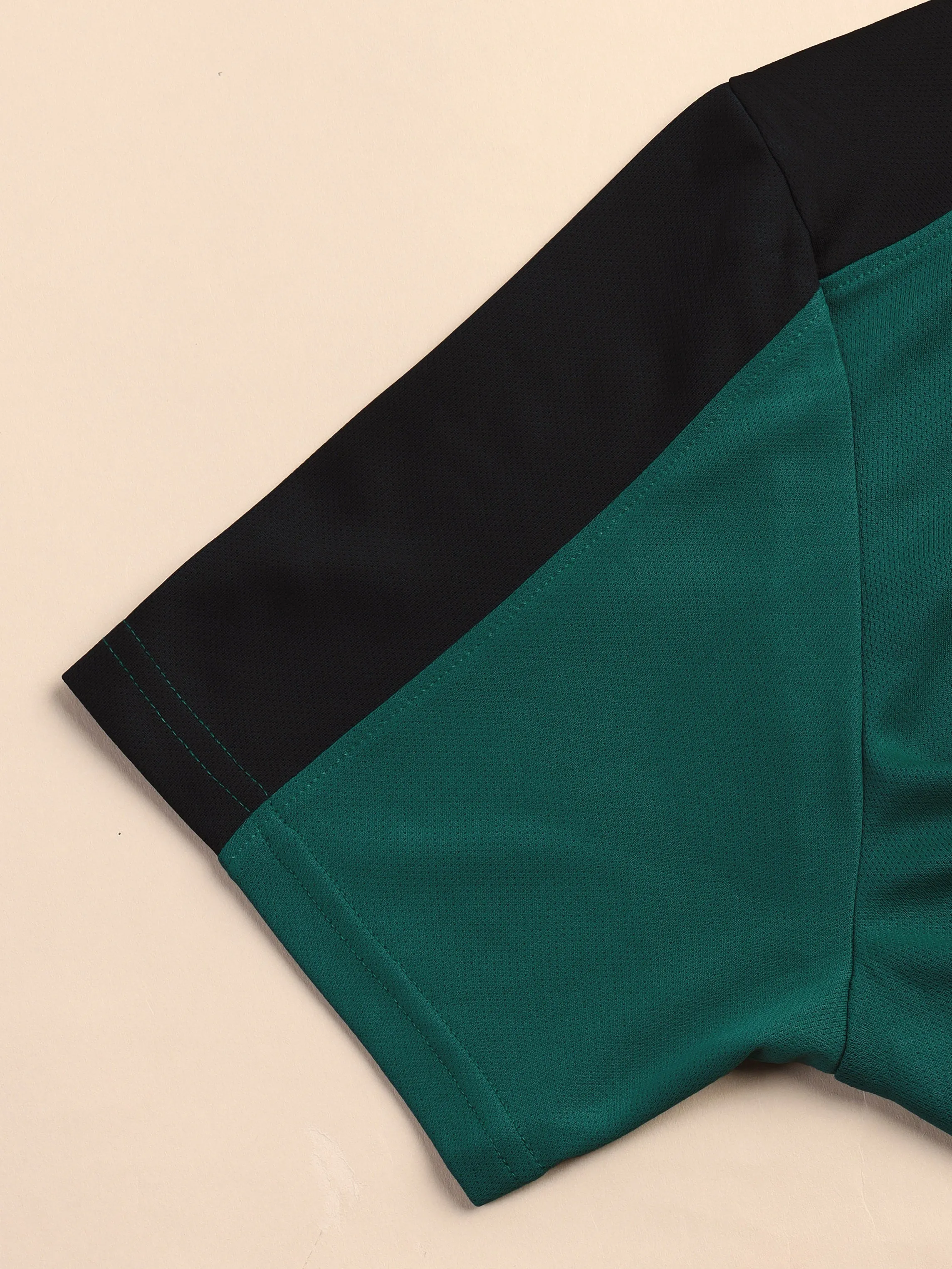 Men Colorblock Relax Fit Polo T-shirt with TECHNO COOL 